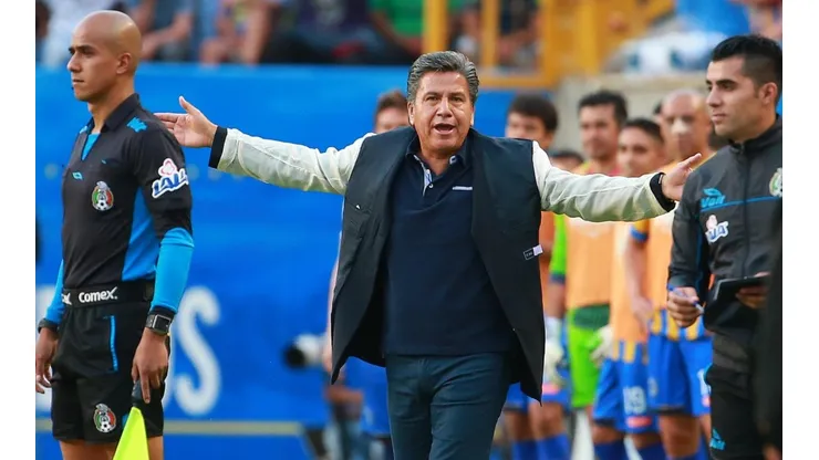 Toma el fierro caliente: Raúl Arias se suma a Veracruz