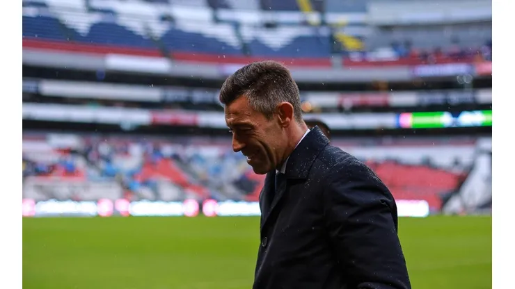 Pedro Caixinha dejó de ser entrenador de Cruz Azul: la afición festeja en redes