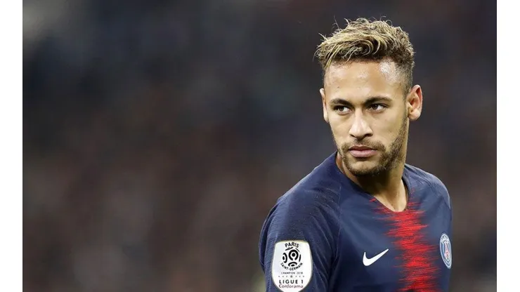 Neymar con la camiseta de Paris Saint-Germain.