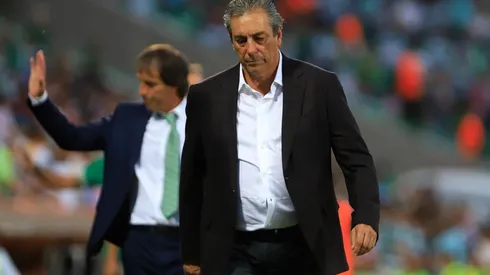 Aficionados de Chivas piden la renuncia de Boy