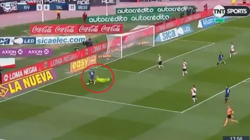 Enorme intervención de Franco Armani.