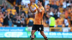 Piel de gallina: la espectacular ovación de la afición de Wolves a Raúl Jiménez