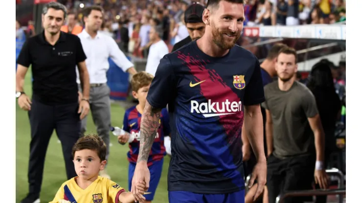 Messi junto a su hijo Mateo.