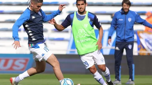 Abram llegó a Velez proveniente del Sporting Cristal de Perú.