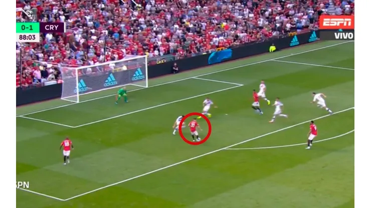 Ni el golazo de James pudo salvar otro desastroso partido del United