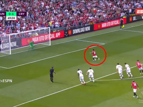 Qué mala suerte: penal para el United y Rashford reventó el palo
