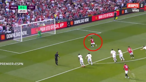 Qué mala suerte: penal para el United y Rashford reventó el palo