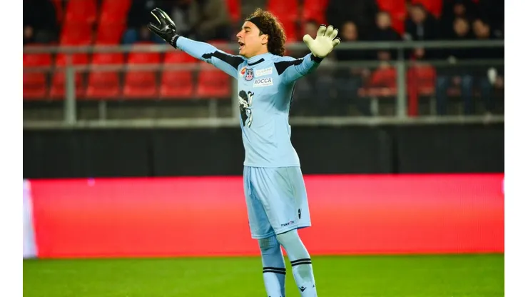 El día que Ochoa brilló frente a Gignac en Francia