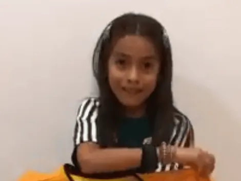 Raúl Jiménez le regaló una playera a una niña y esta le dedicó un emotivo agradecimiento en las redes