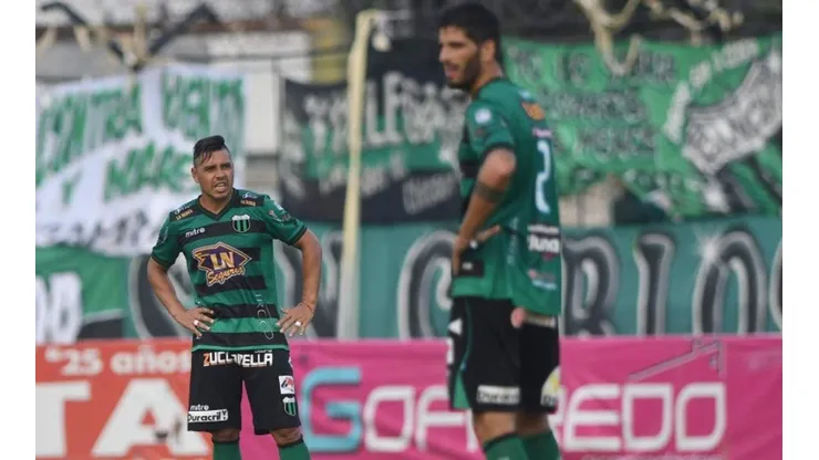 Nueva Chicago visita a Temperley
