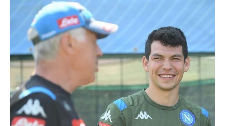 Ancelotti y Lozano, en el entrenamiento de Napoli. (Foto: Twitter oficial Napoli)
