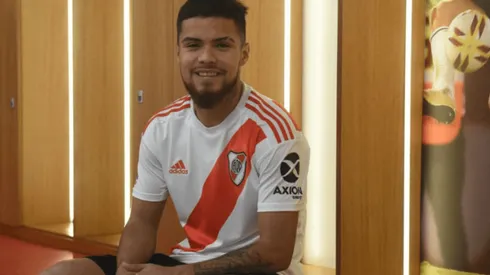Paulo Díaz, feliz con la camiseta de River.