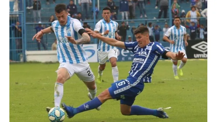 Godoy Cruz se quedó con uno menos, Atlético Tucumán aprovechó y lo ganó sobre el final