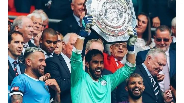 Claudio Bravo ya empezó a despedirse del Manchester City