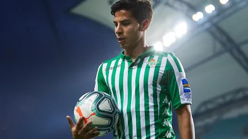 Laínez, en su presentación con la camiseta del Betis.
