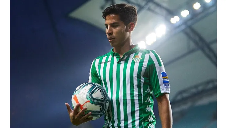 Laínez, en su presentación con la camiseta del Betis.