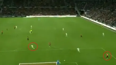 Como si necesitaran ayuda: el insólito error del rival que terminó en gol de Cavani para el PSG