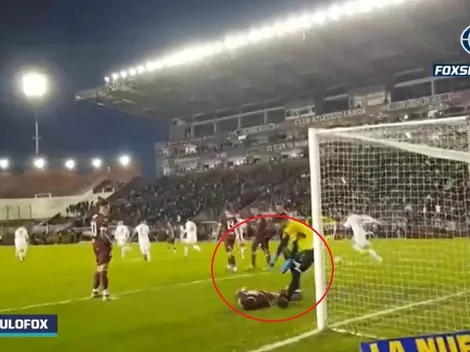 Se quería matar: Laucha Acosta se metió un gol en contra para que Vélez le empate a Lanús