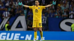 Marchesín está siendo clave para la victoria parcial del Porto y la afición se rindió a sus pies