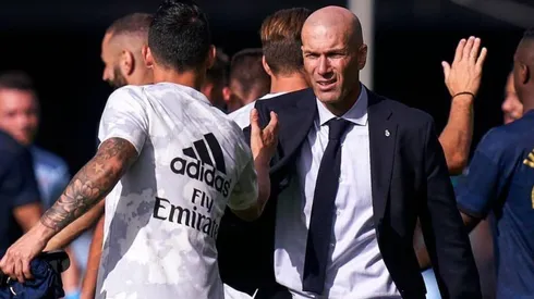 James Rodríguez y Zinedine Zidane tras el partido contra el Celta de Vigo.