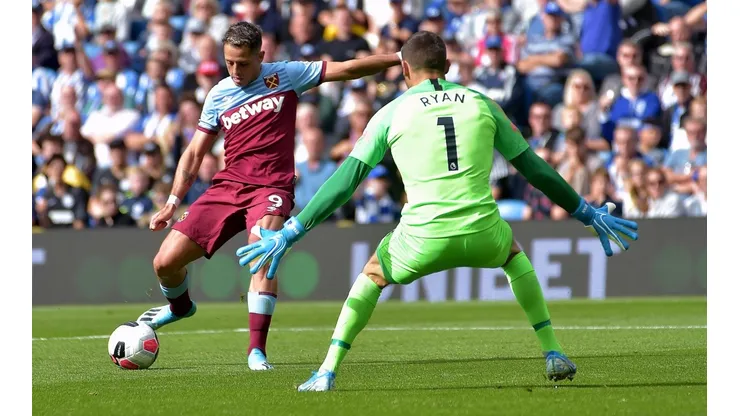 Espectacular definición de Chicharito Hernández para el gol de West Ham