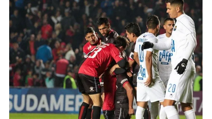 Colón se lo dio vuelta a Zulia con una goleada y se metió por primera vez en semifinales