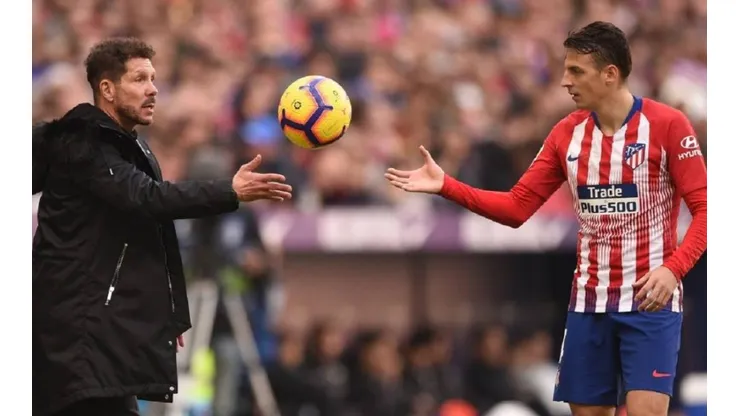 Corre desde atrás: Santiago Arias sería suplente para el debut del Atlético Madrid en La Liga