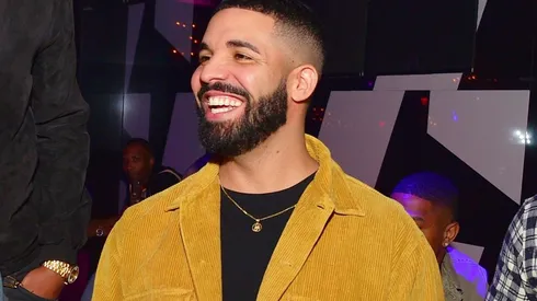 Drake se tatuó a Los Beatles caminando por Abbey Road... ¡con él a la cabeza!