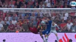 ¿Fue penal? La primera polémica de la Supercopa de Europa no tardó en llegar