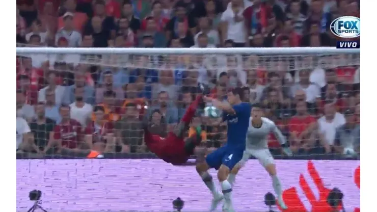 ¿Fue penal? La primera polémica de la Supercopa de Europa no tardó en llegar