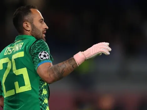 Ospina no ocultó su felicidad por seguir defendiendo el arco de Napoli