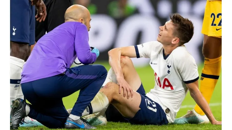 Juan Foyth, tras haber sufrido su lesión.