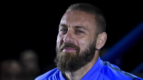 Lo paró el semáforo, al lado se puso De Rossi con el auto y le pidió una selfie