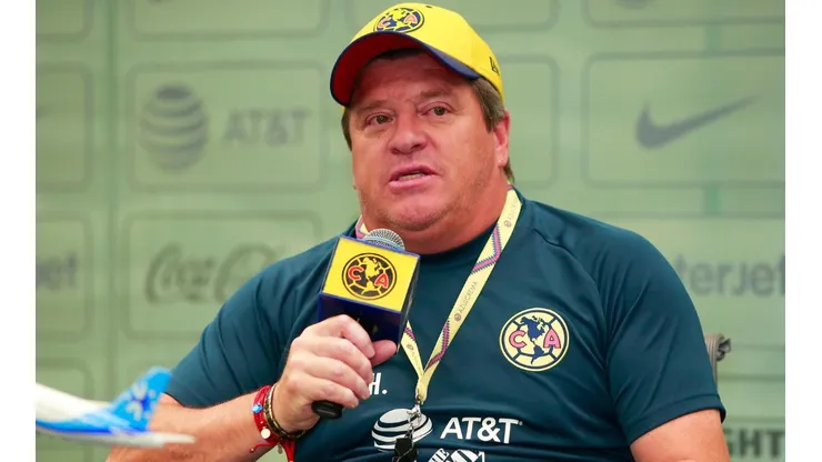 El Piojo Herrera le contestó a Zelada: "No trabaja para el club"