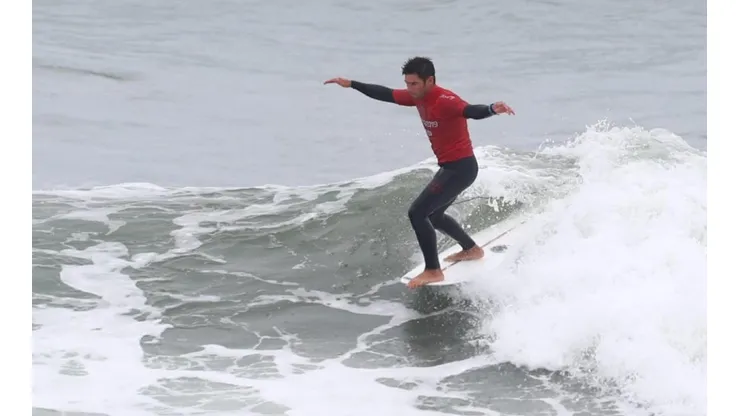 Clemente nació en Cajamarca y se inició en el Surf en la playa de Huanchaco, Trujillo.