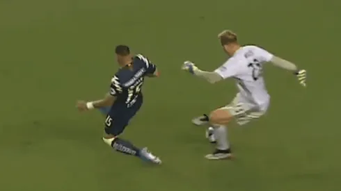 ¿A dónde vas, Castillo? Willis, portero de Houston, lo hizo pasar de largo