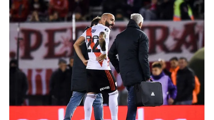 Pinola salió lesionado.