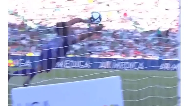 ¡Se lo comió Toño! Gol de tiro libre de Lozano de Santos a Chivas