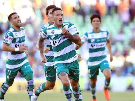 Santos aplastó a un Chivas apático en el debut en el Apertura