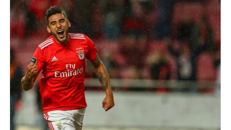 Salvio podría quedarse en Benfica.