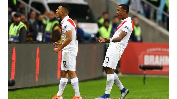 Otro peruano: Renato Tapia a un paso de Cruz Azul