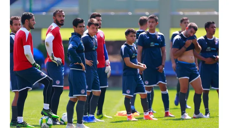 Para morir de risa: los jóvenes del Cruz Azul fueron bautizados y Cauteruccio subió la foto