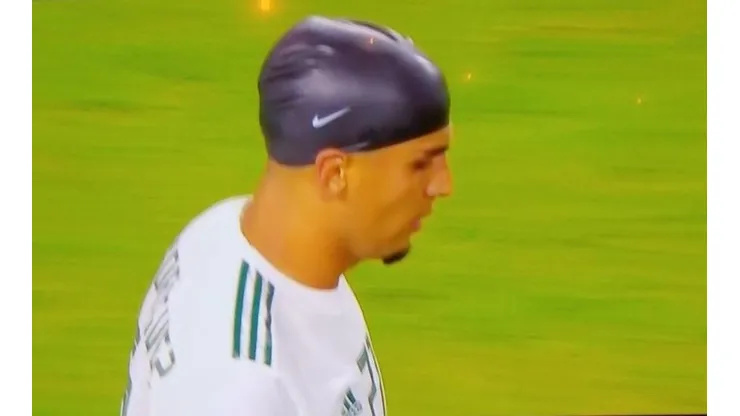 Francotirador de Récord: el gorro del Chaka Rodríguez causó problemas