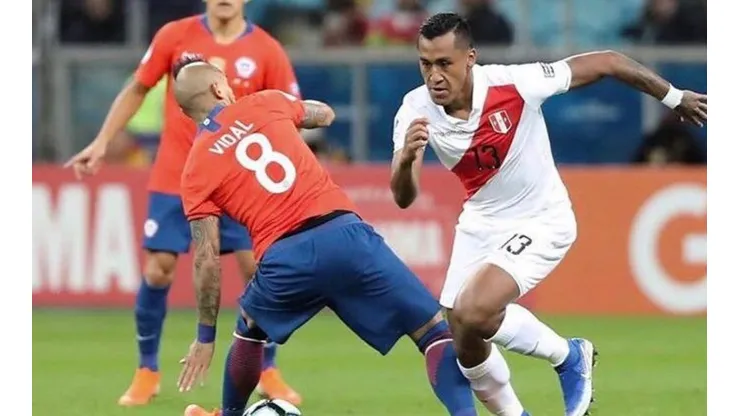 Tapia juega en el futbol holandés.
