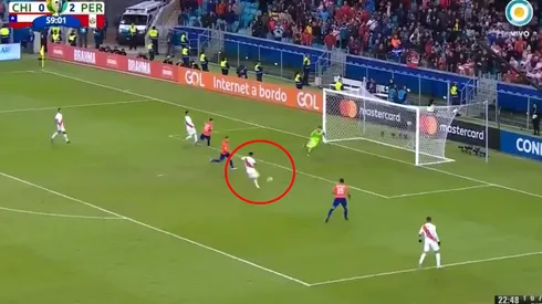¡Nooooo! Yotún se comió el gol que aseguraba el pase de Perú a la final