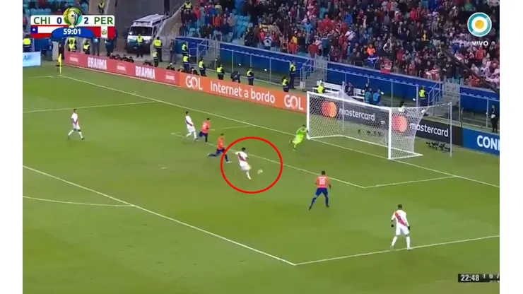 ¡Nooooo! Yotún se comió el gol que aseguraba el pase de Perú a la final