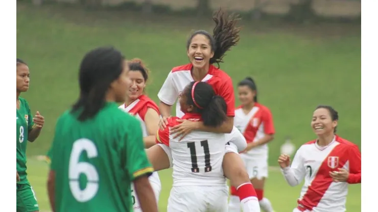 Pierina Núñez juega con la 9 como dorsal.