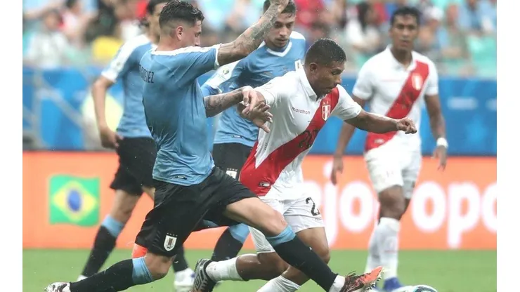 El gesto de la Selección de Perú durante el inicio del partido ante Uruguay