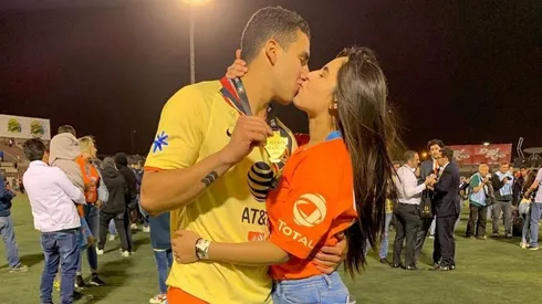Amor puro: la novia de Jorge Sánchez subió una imagen besándolo apasionadamente