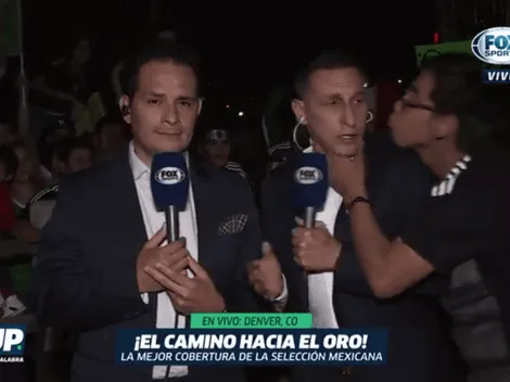 Chaco Giménez estaba en vivo y un aficionado le robó un beso